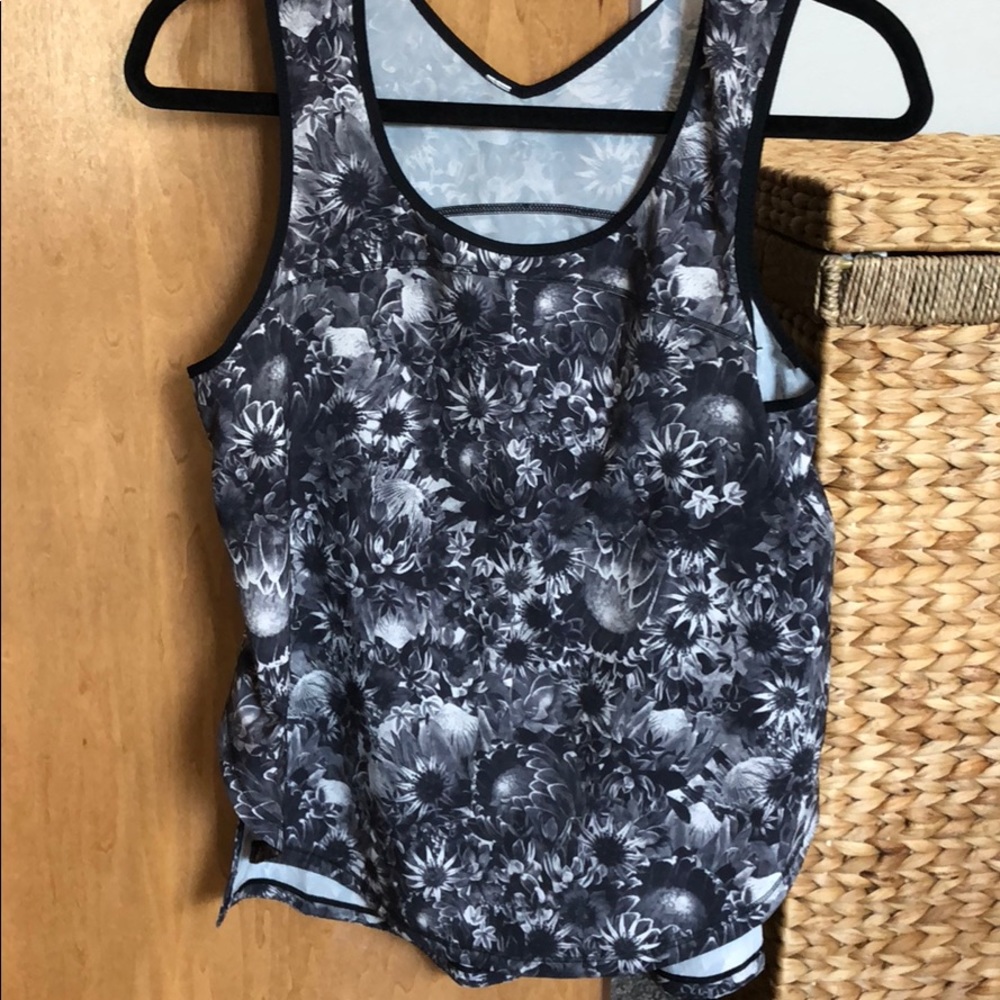 Lululemon tank